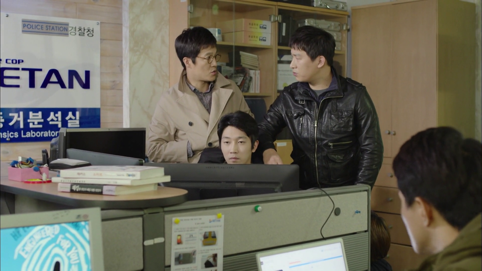 Healer (Season 1) [Hindi ORG. Dubbed] Complete K-Drama WEB Series 720p | 1080p Screenshot