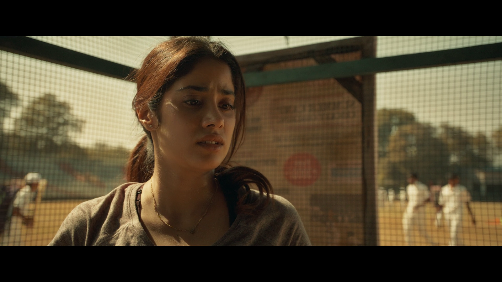 Mr. & Mrs. Mahi (2024) Hindi DDP5.1 Netflix WEB-DL Screenshot