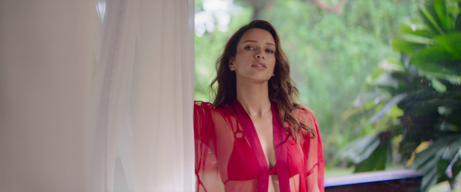 Bad Newz (2024) WEB-DL {Hindi DD5.1} Movie 480p | 720p | 1080p Screenshot