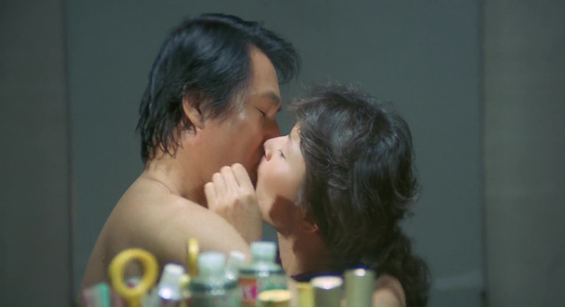 Suddenly in the Dark (1981) Blu-Ray Dual Audio {Hindi-Korean} 480p | 720p | 1080p Screenshot