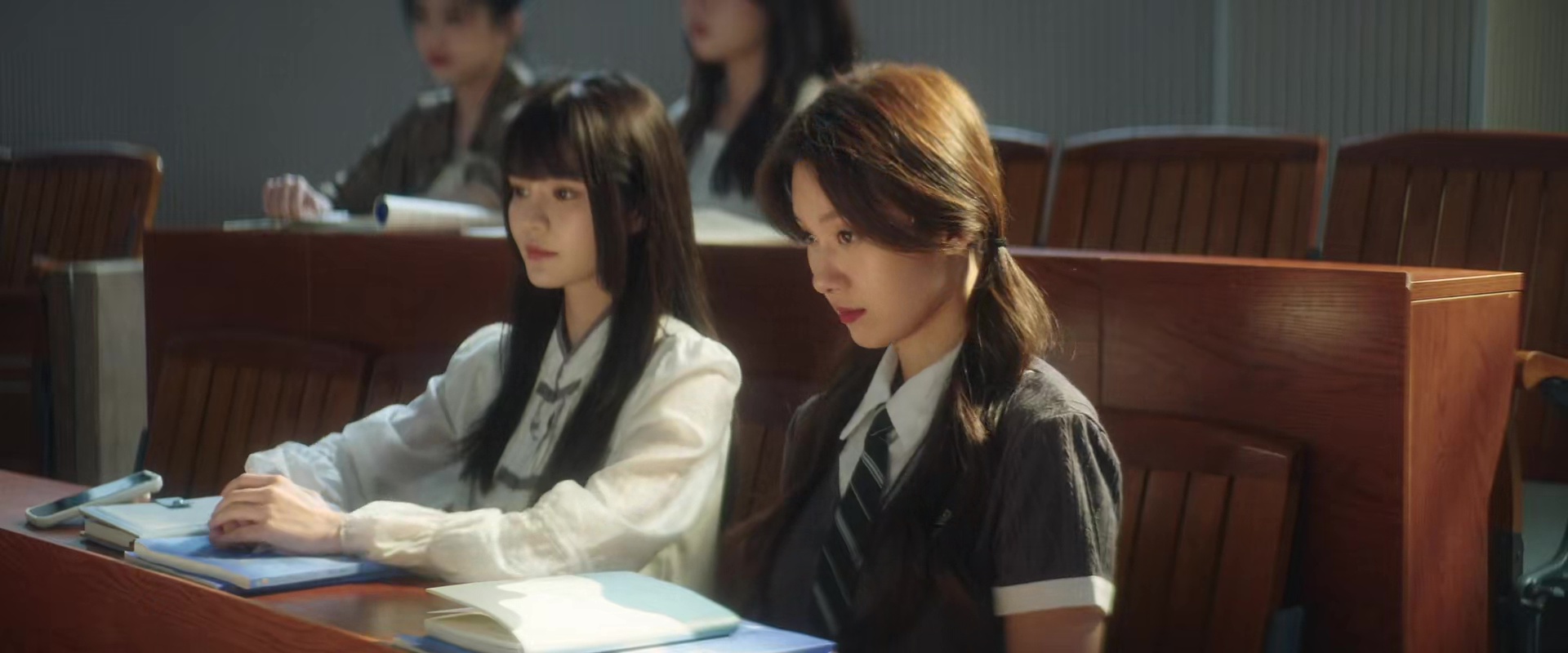City of Romance (2025) Season 1 Dual Audio [Hindi ORG. + Chinese] C-Drama WEB Series 720p | 1080p Screenshot