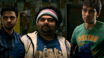 Bey Yaar (2014) Gujarati WEB-DL Full Movie 480p | 720p | 1080p Screenshot
